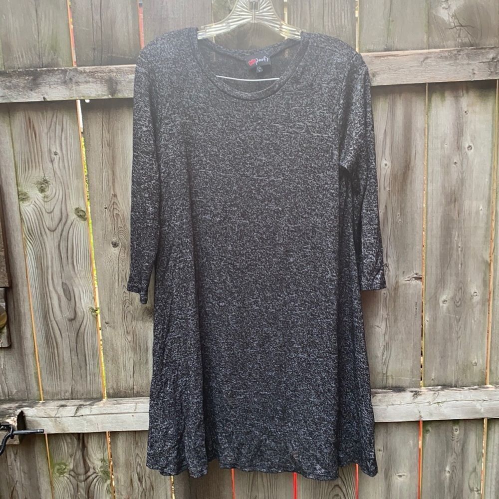 Poof gray tunic sz. L